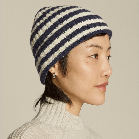 Everlane Cashmere Cap Beanie Hat Navy/Bone Stripe One Size NWT - Picture 2 of 7